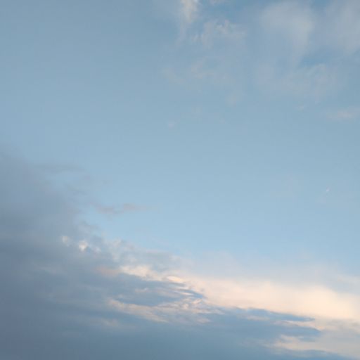 石燕拂云晴亦雨是什么意思（石燕浮云晴亦雨）