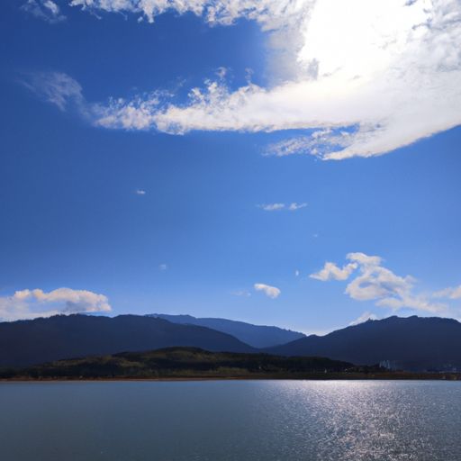 湖光如练什么意思
