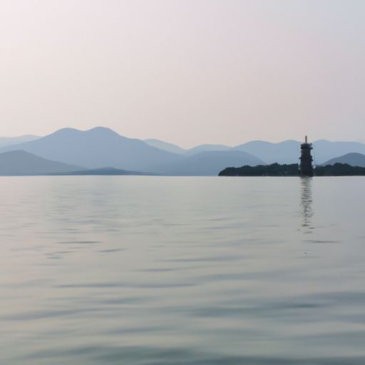 毕竟西湖六月中叫什么意思（毕竟西湖六月中 是什么意思）
