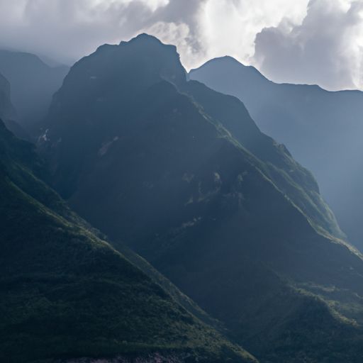 山嶂几千是什么意思（山嶂的意思）
